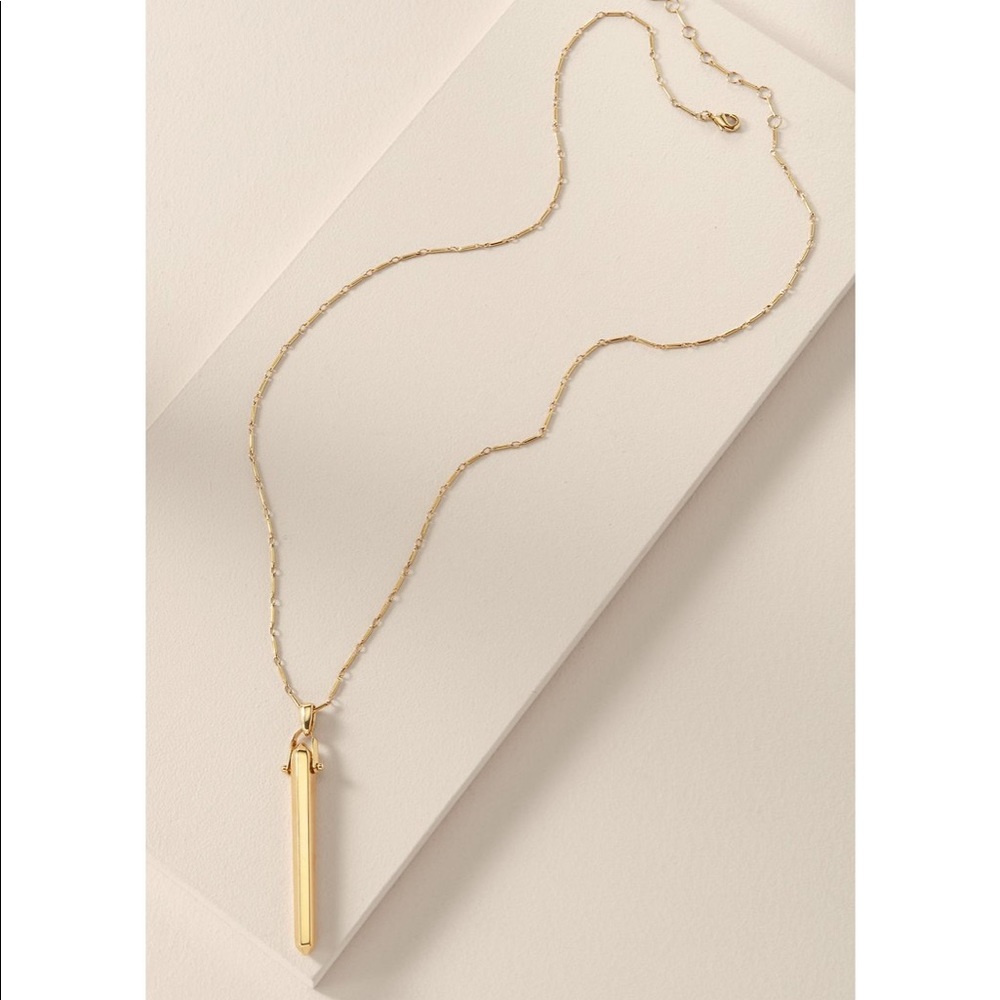 Stella and Dot Rebel Pendant Necklace